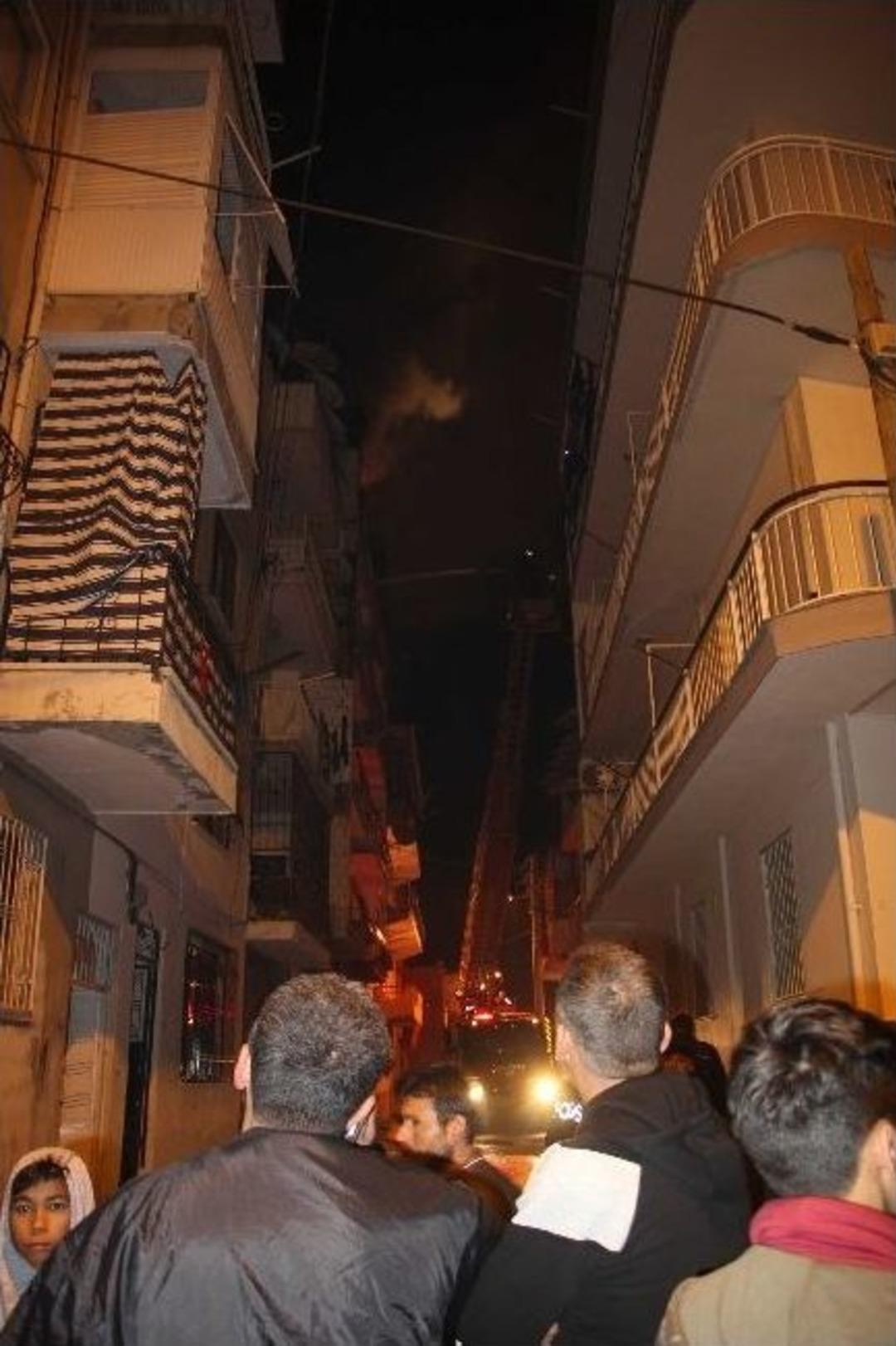 Kuşadası&rsquo;nda Korkutan Yangın