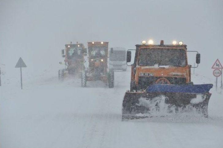Kars’ta Karayollarının Karla Mücadelesi G5