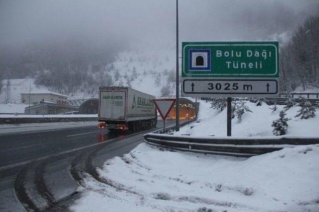 Bolu Dağı’nda Kar Yağışı Başladı