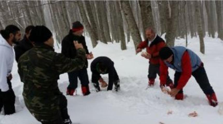 Bursalı Dağcılar Yaban Hayvanlarını Unutmadı