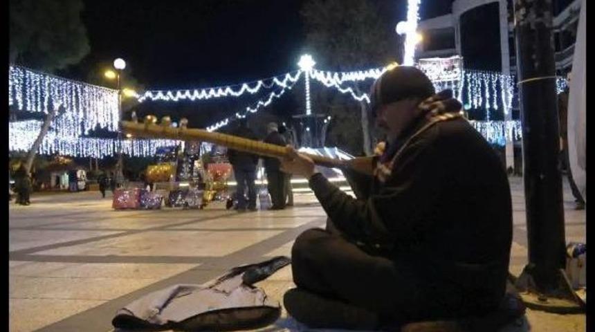 Yeni Yıl Kutlamalarının Iptal Edildiği Avcılar Işıl Işıl