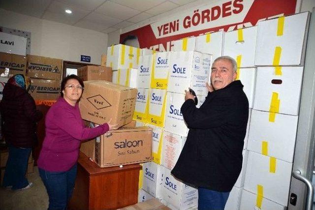 Gördes Ak Parti’den Halep’e Yardım Eli