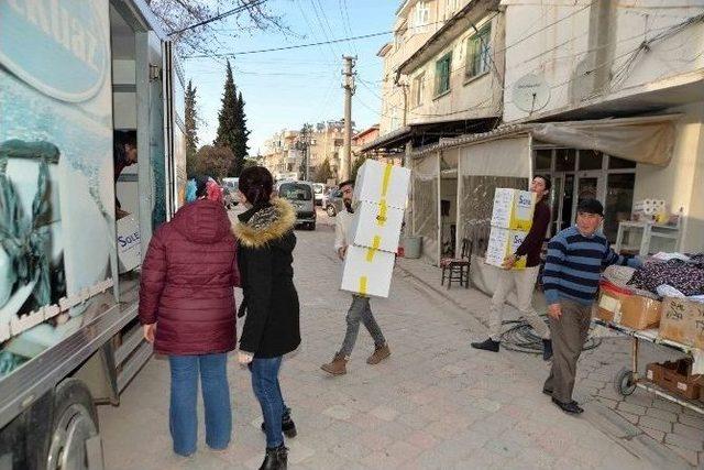 Gördes Ak Parti’den Halep’e Yardım Eli