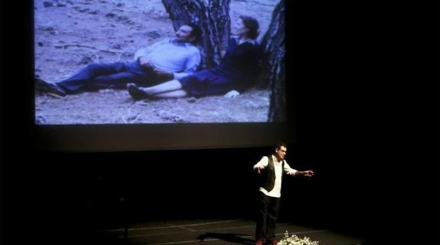 Enver Aysever&rsquo;den İnteraktif G&ouml;steri