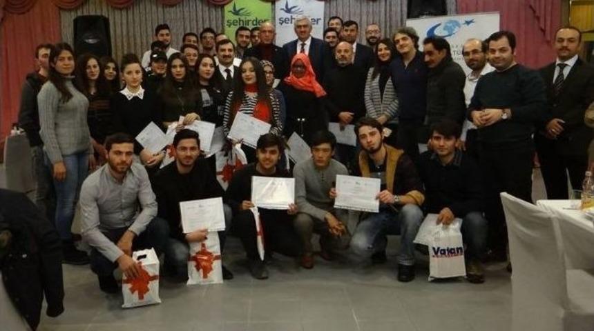 Uluslararası Öğrenciler Sertifikalarını Aldılar