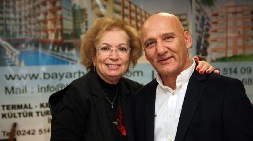 Başkan Altınok &Ouml;z, &Ccedil;orum &Uuml;&ccedil;k&ouml;y Derneği&rsquo;nin Gecesine Katıldı