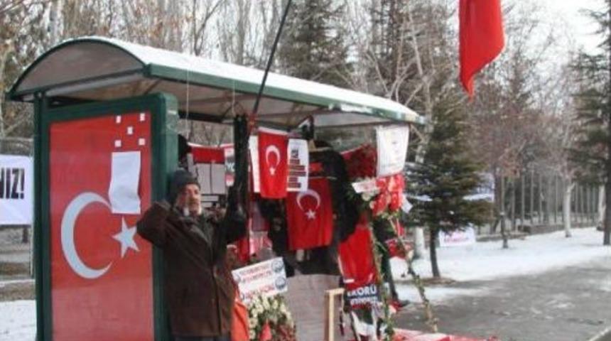 14 Askerin Şehit Olduğu Yerde Her G&uuml;n Sevgi Ve Saygı N&ouml;beti Tutuyor