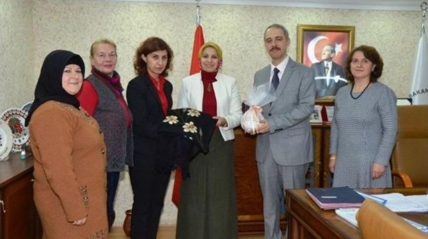 Boz&uuml;y&uuml;k Halk Eğitim Merkezinden İl Milli Eğitim M&uuml;d&uuml;r&uuml; Durmuş&rsquo;a Ziyaret