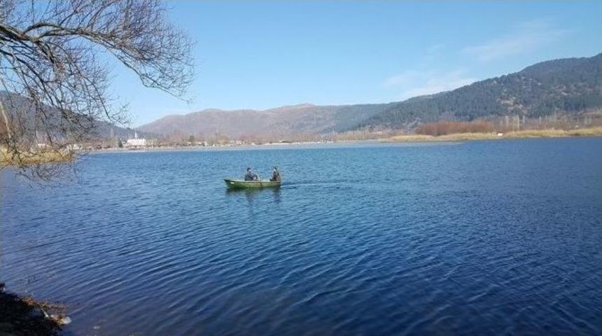 G&ouml;lc&uuml;k G&ouml;l&uuml;ne Ziyaret&ccedil;i Akını