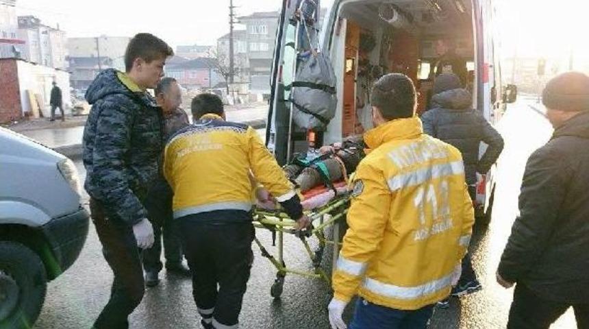 Ambulansın &Ccedil;arptığı &Ouml;ğrenci Yaralandı