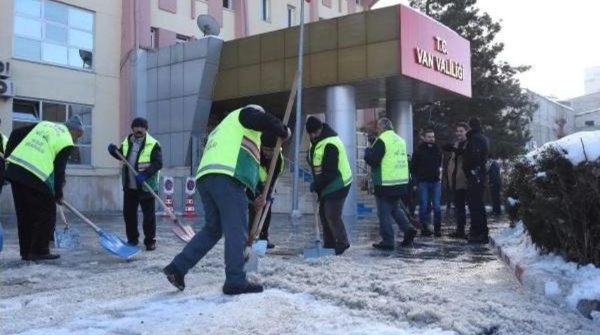 Bakan Kılı&ccedil; Van'da