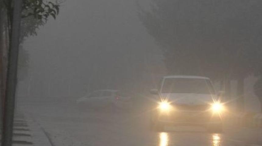 Sis Kara Ve Hava Ulaşımını Etkiledi