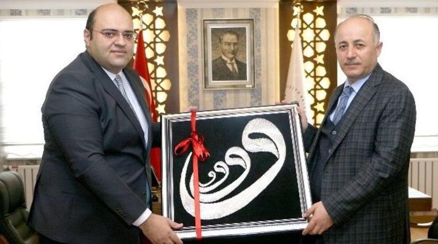 Aziziye Belediyesi&rsquo;nin Kentsel D&ouml;n&uuml;ş&uuml;m Projeleri Vali Azizoğlu&rsquo;ndan Tam Not Aldı