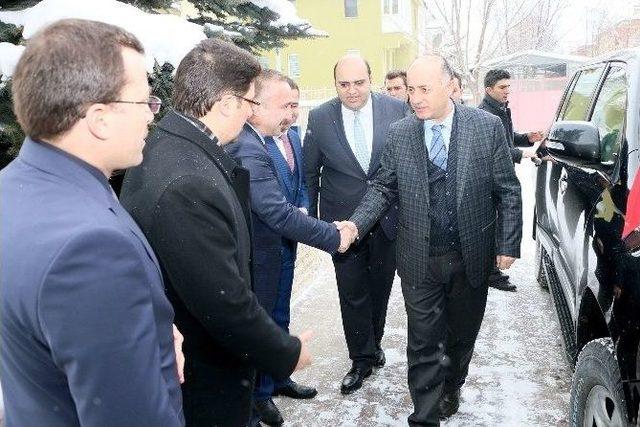 Aziziye Belediyesi’nin Kentsel Dönüşüm Projeleri Vali Azizoğlu’ndan Tam Not Aldı