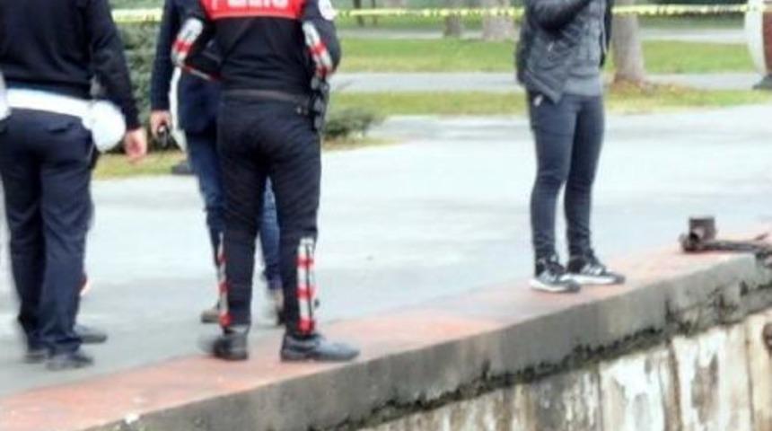 Kuru&ccedil;eşme Sahili'nde Erkek Cesedi Bulundu