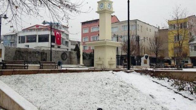 Kırklareli'de Kar Yağışı Başladı