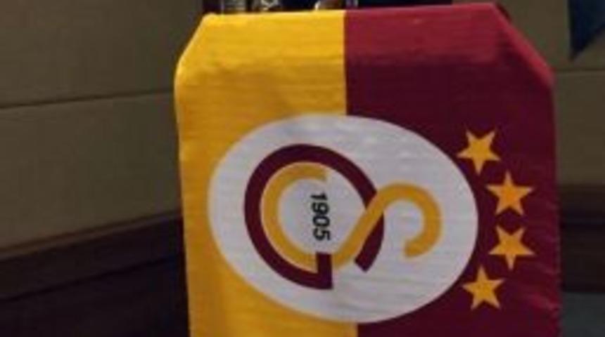 Galatasaray Taraftarı Başkanını Se&ccedil;ti