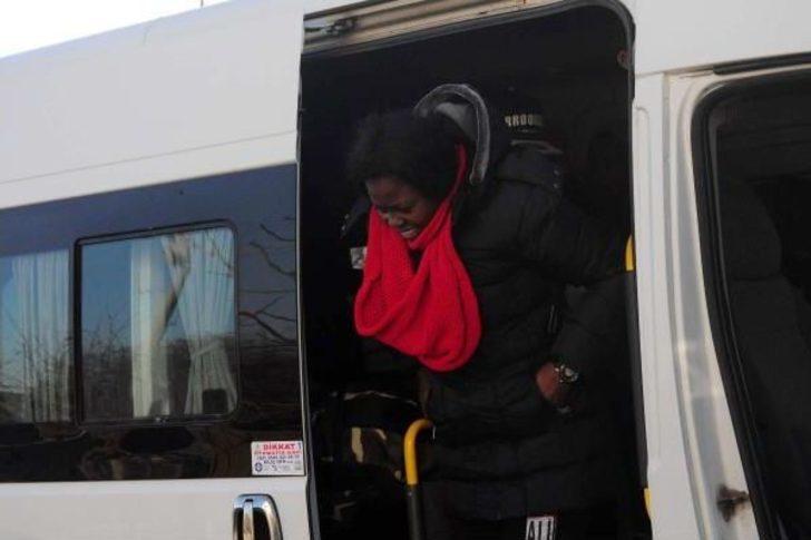 Ayvacık'ta Yunanistan'a Geçmek Isteyen 63 Kaçak Yakalandı