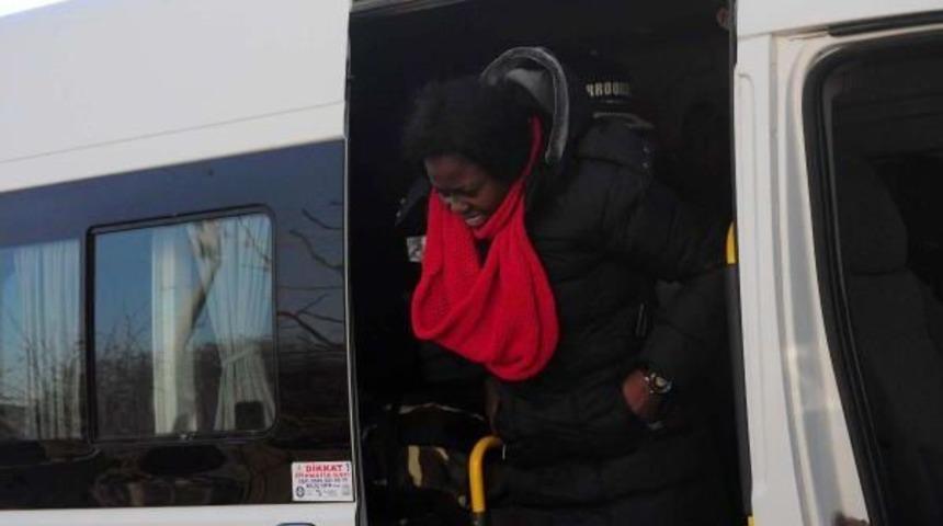 Ayvacık'ta Yunanistan'a Ge&ccedil;mek Isteyen 63 Ka&ccedil;ak Yakalandı