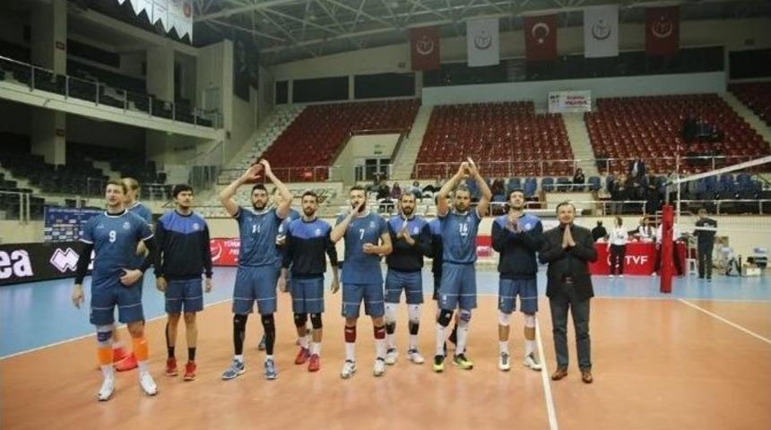 Efeler İlk Yarıyı Lider Tamamladı