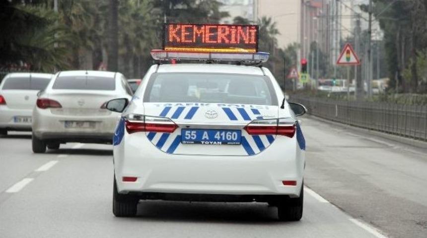 Trafik Polisleri Led Tabela İle Uyarıyor