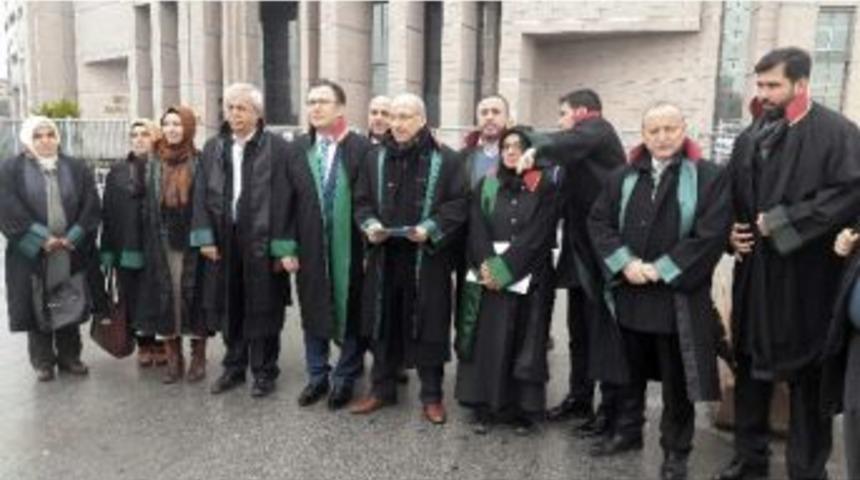 Hukuk&ccedil;ulardan Beşşar Esad Hakkında Su&ccedil; Duyurusu