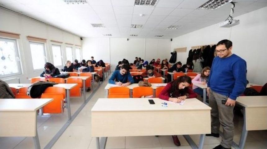 Yy&uuml;&rsquo;de Erasmus+ Değişim Programı Yabancı Dil Sınavı