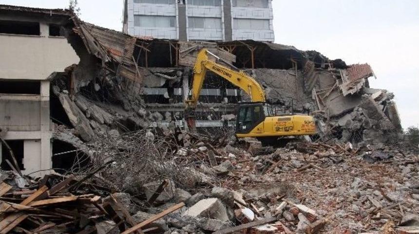 Madde Bağımlıların Meskeni Yıkılıyor