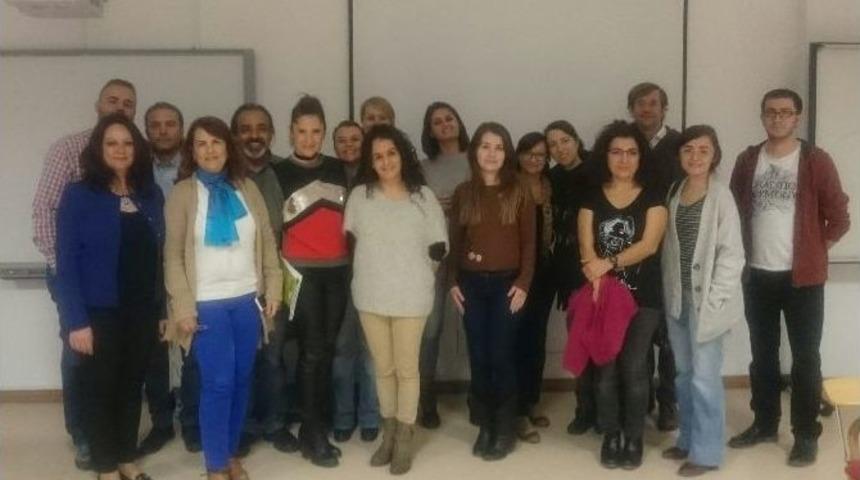 Yabancı Diller Y&uuml;ksekokulu&rsquo;nun Hayat Boyu &Ouml;ğrenmeye Y&ouml;nelik Etkinlikleri S&uuml;r&uuml;yor