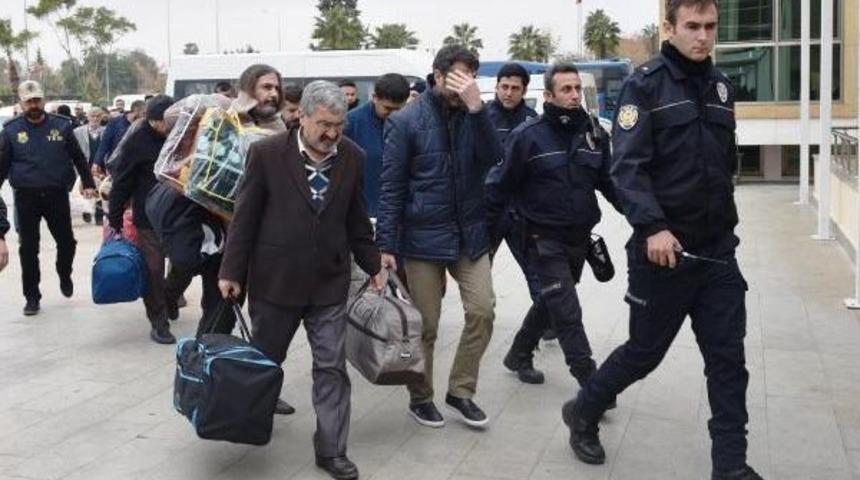 Antalya'da Fet&ouml; Ş&uuml;phelisi 32 Kişi Adliyede