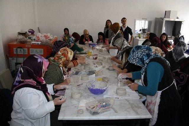 Yozgat Halk Eğitimi Merkezi 3 Bin 285 Kursiyere Eğitim Veriyor