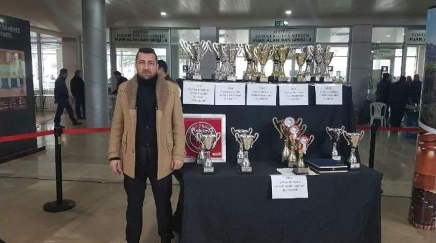 &Ccedil;anakkale&rsquo;ye 6 Madalya İle D&ouml;nd&uuml;ler