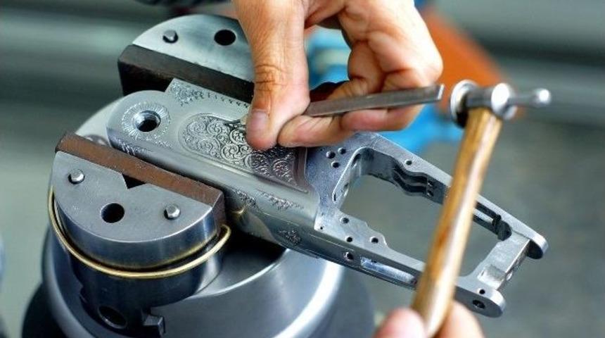 &ldquo;sekt&ouml;re En B&uuml;y&uuml;k Darbeyi Ka&ccedil;ak Silah İmalat&ccedil;ıları Vuruyor&rdquo;