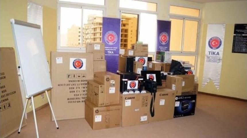 Tika&rsquo;dan Senegal Mesleki Eğitim Bakanlığı&rsquo;na B&uuml;ro Ve Bilişim Malzemeleri Desteği