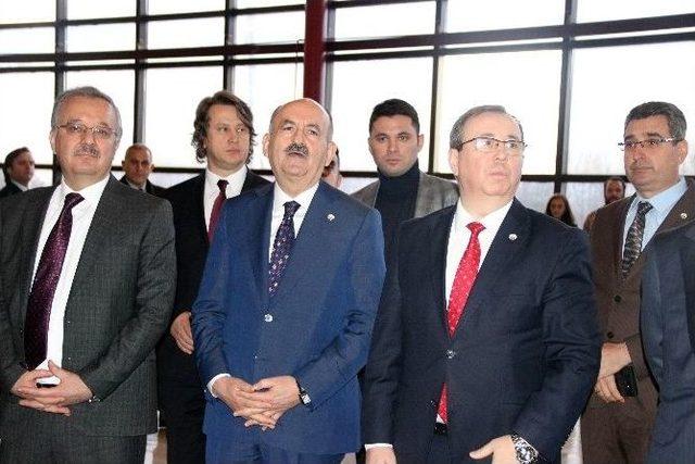 Bakan Müezzinoğlu, Kariyer Merkezi’ni Açtı