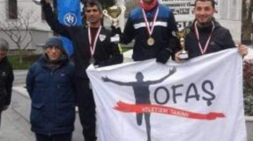 Manisalı Maratoncu Madalyayla D&ouml;nd&uuml;