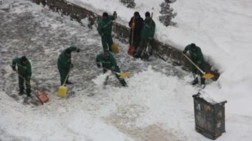 Hakkari&rsquo;de Karla M&uuml;cadele &Ccedil;alışması