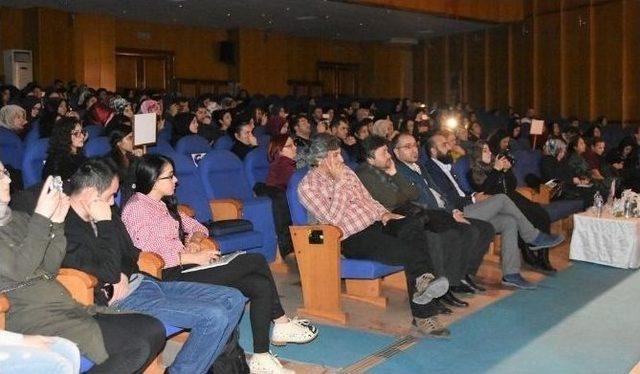 Omü’de İşaret Diliyle Anlamlı Gösteri