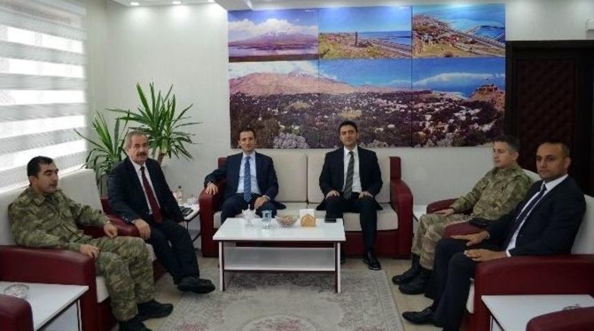 Adilcevaz Kaymakamı Arif Karaman G&ouml;revine Başladı