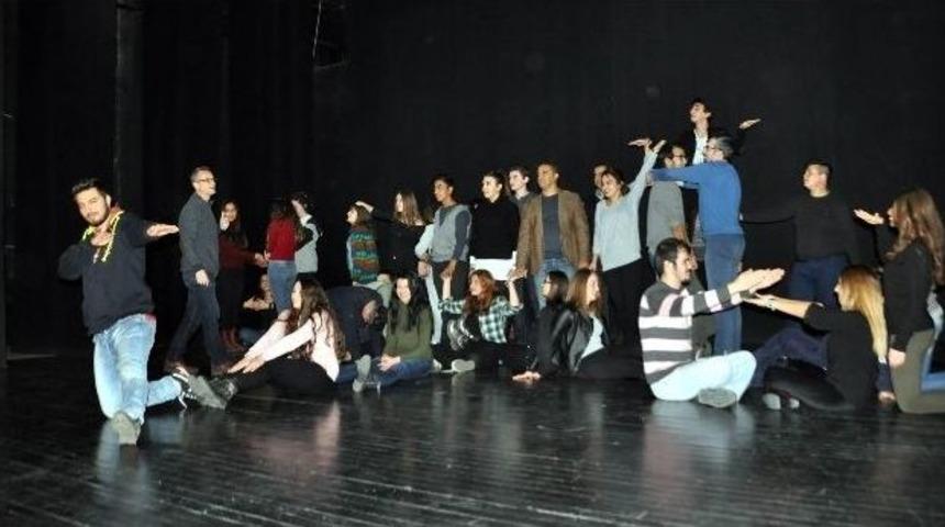 Salihli Belediyesi Tiyatro Ve Sinema Sanat&ccedil;ıları Yetiştiriyor