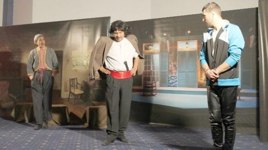 Ebb Sanat Merkezi&rsquo;nden İl&ccedil;e İl&ccedil;e Tiyatro G&ouml;sterisi