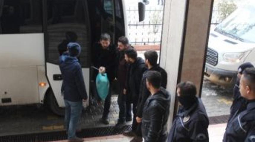 Fet&ouml; Soruşturmasından 18 Kişi Adliyeye Sevk Edildi