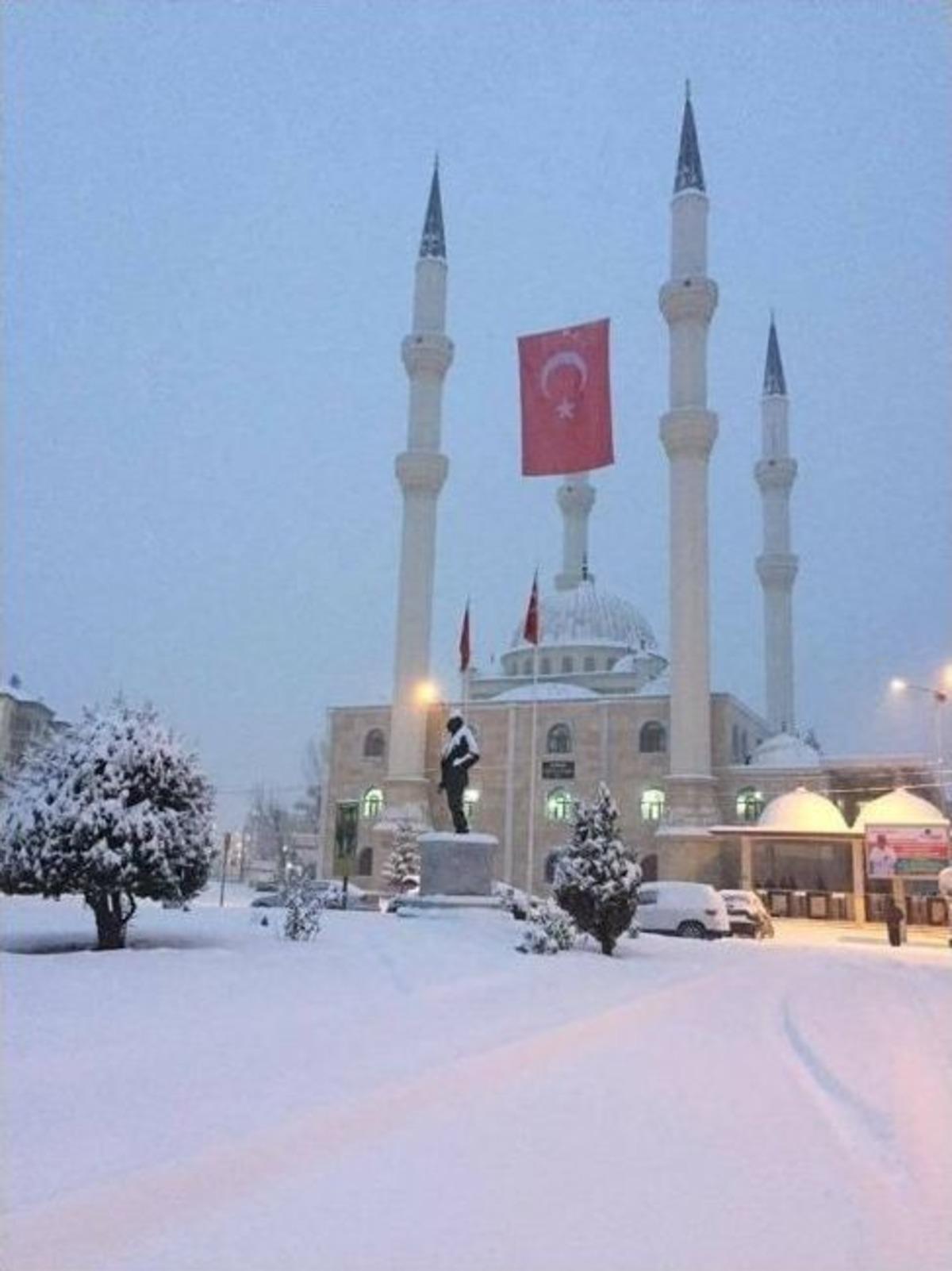 Korkuteli&rsquo;de Kar Manzaraları