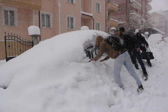 Karaman'a 66 Yıldır Görülmemiş Kar Yağdı