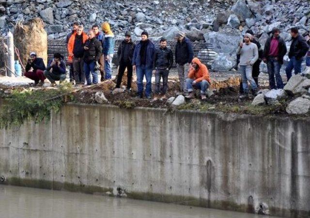 Trabzon’Da Derede Ceset Bulundu