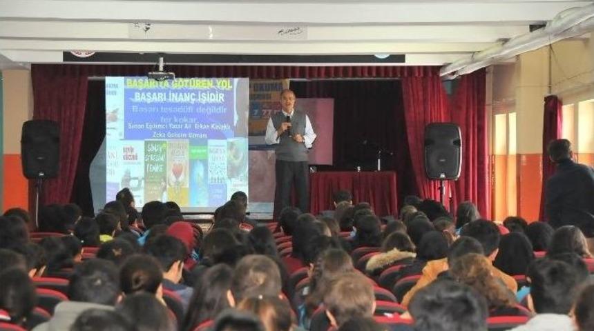 Akşehir&rsquo;de Yazarlar &Ouml;ğrencilerle Buluştu