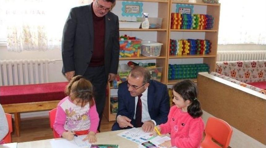 Milli Eğitim M&uuml;d&uuml;r&uuml; Demir Okul Ziyaretlerine Devam Ediyor