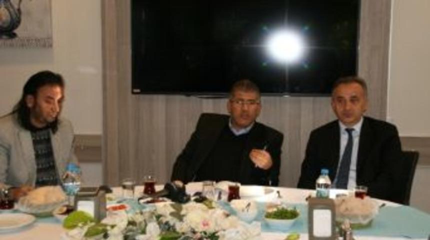 Ak Parti Milletvekili &Ouml;zt&uuml;rk Marmaris&rsquo;te Gazetecilerle Buluştu