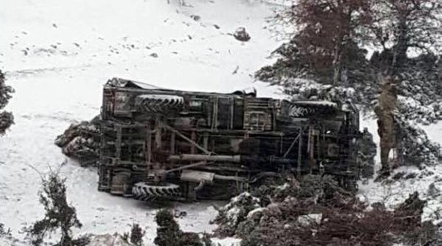 Isparta’Da Askeri Araç Uçuruma Yuvarlandı: 3 Yaralı