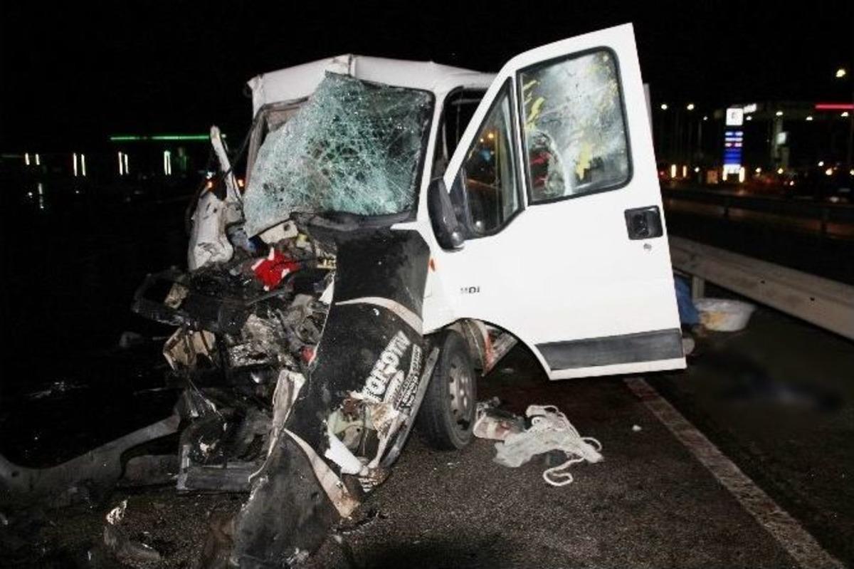 Baba-oğul Kazada &Ouml;ld&uuml;